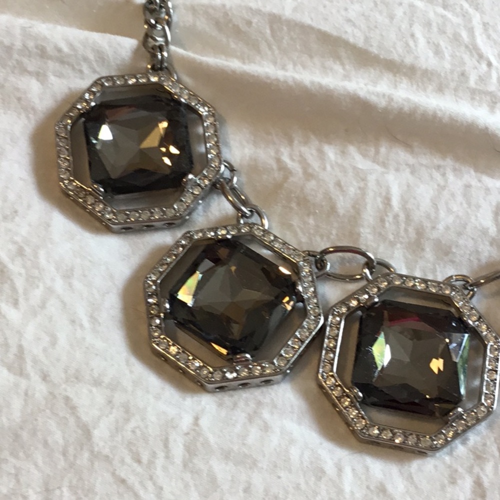 WHBM gray and silver statement necklace! 16 inches - Picture 4 of 4